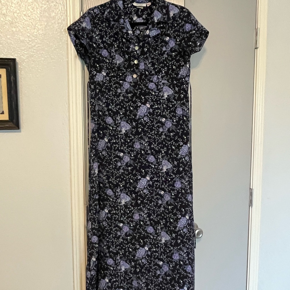 Chic Black and Purple Floral Midi Dress